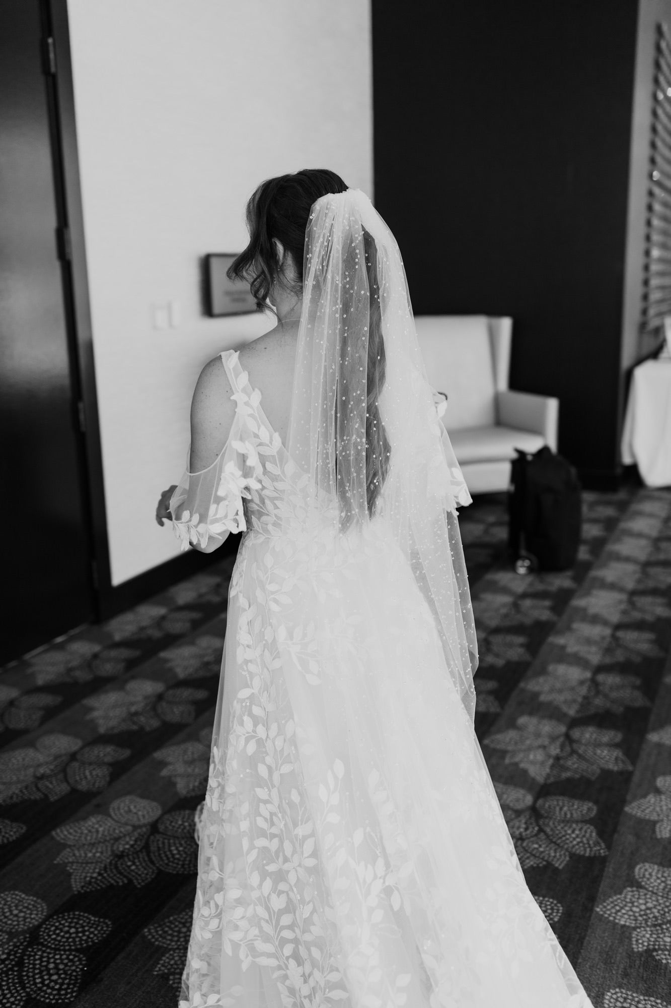 Ivory Dew Drop Wedding Veil, Sofia Richie Resin Droplet