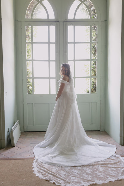 long lace drop veil cathedral length in Italy