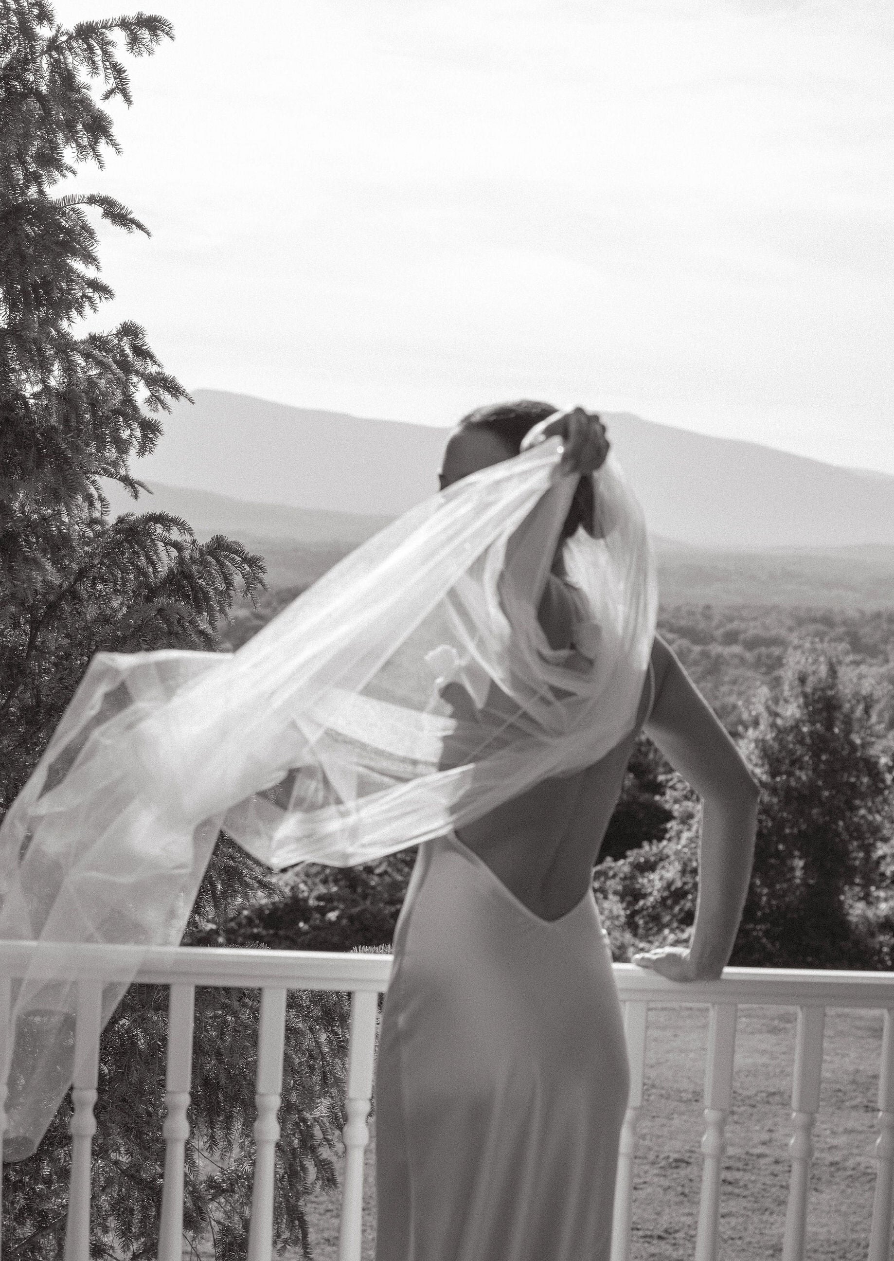 silk white long wedding veil for criss cross strap open back wedding dress for home wedding