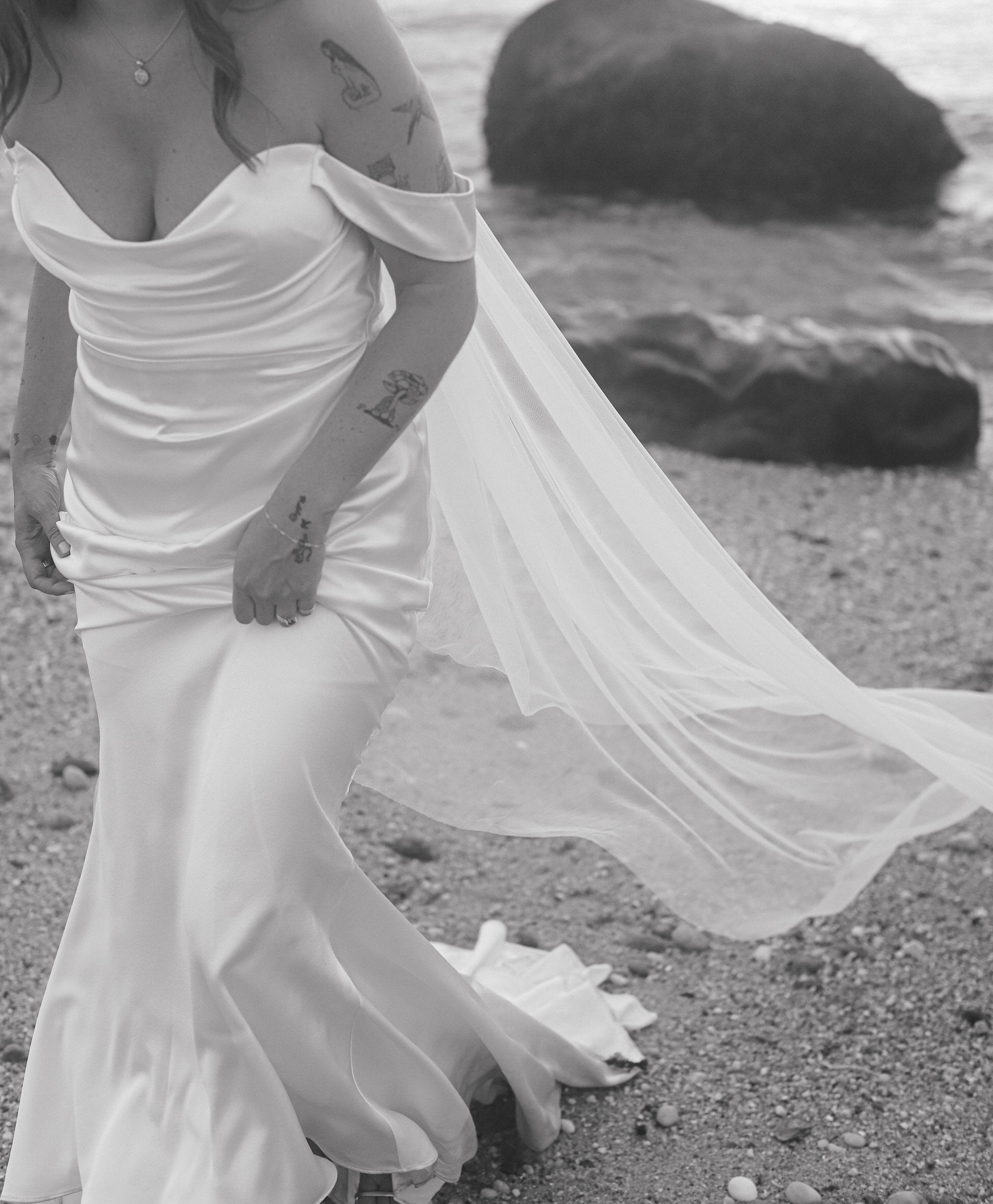 Off White Silk Cascade One Tier Wedding Veil in Chapel Length One Blushing Bride Custom Wedding Veils Off White Silk Cascade One Tier Wedding Veil in Chapel Length One Blushing Bride Custom Wedding Veils