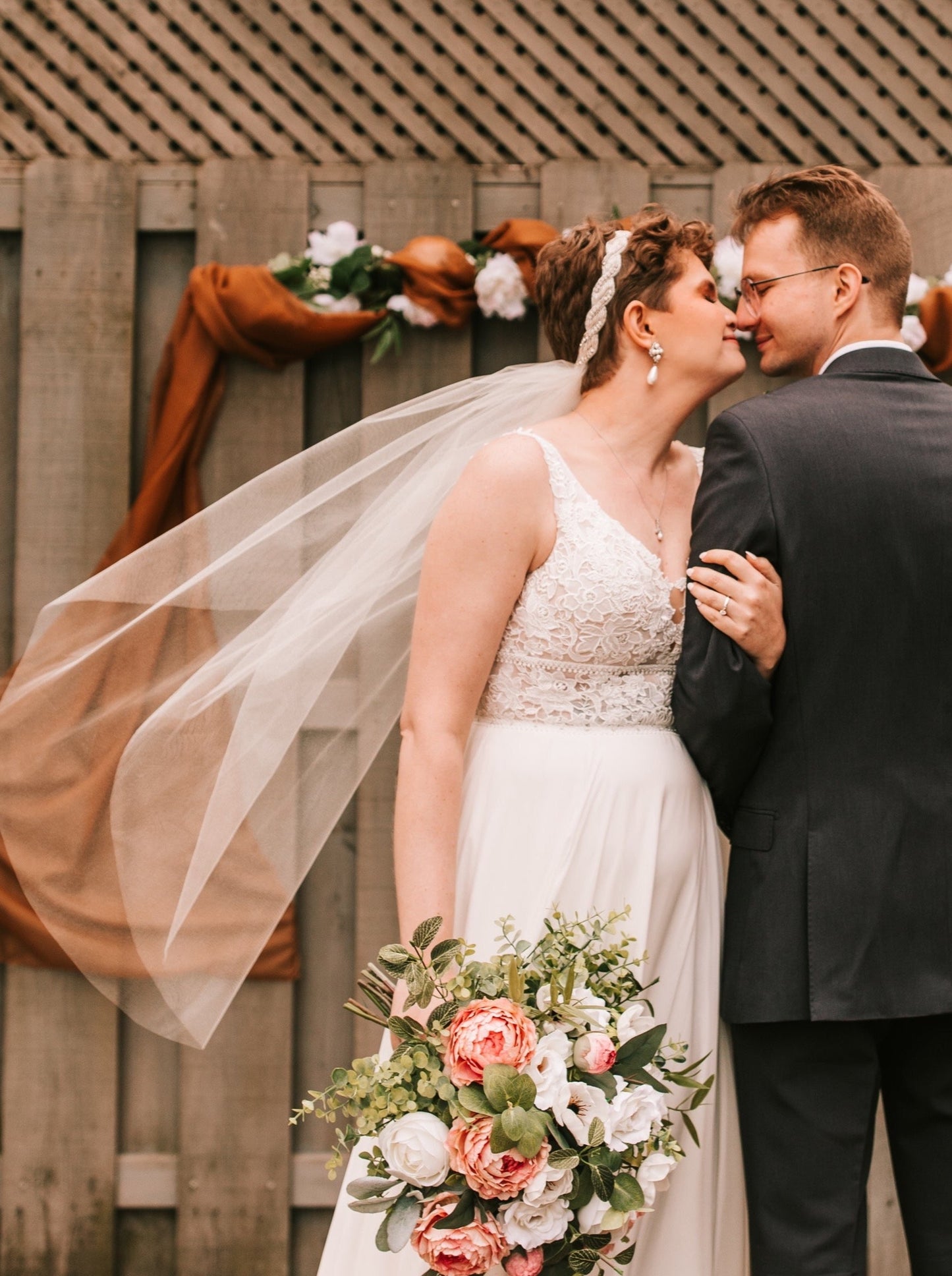 stretchy bridal headband with attached veil for short haired bride