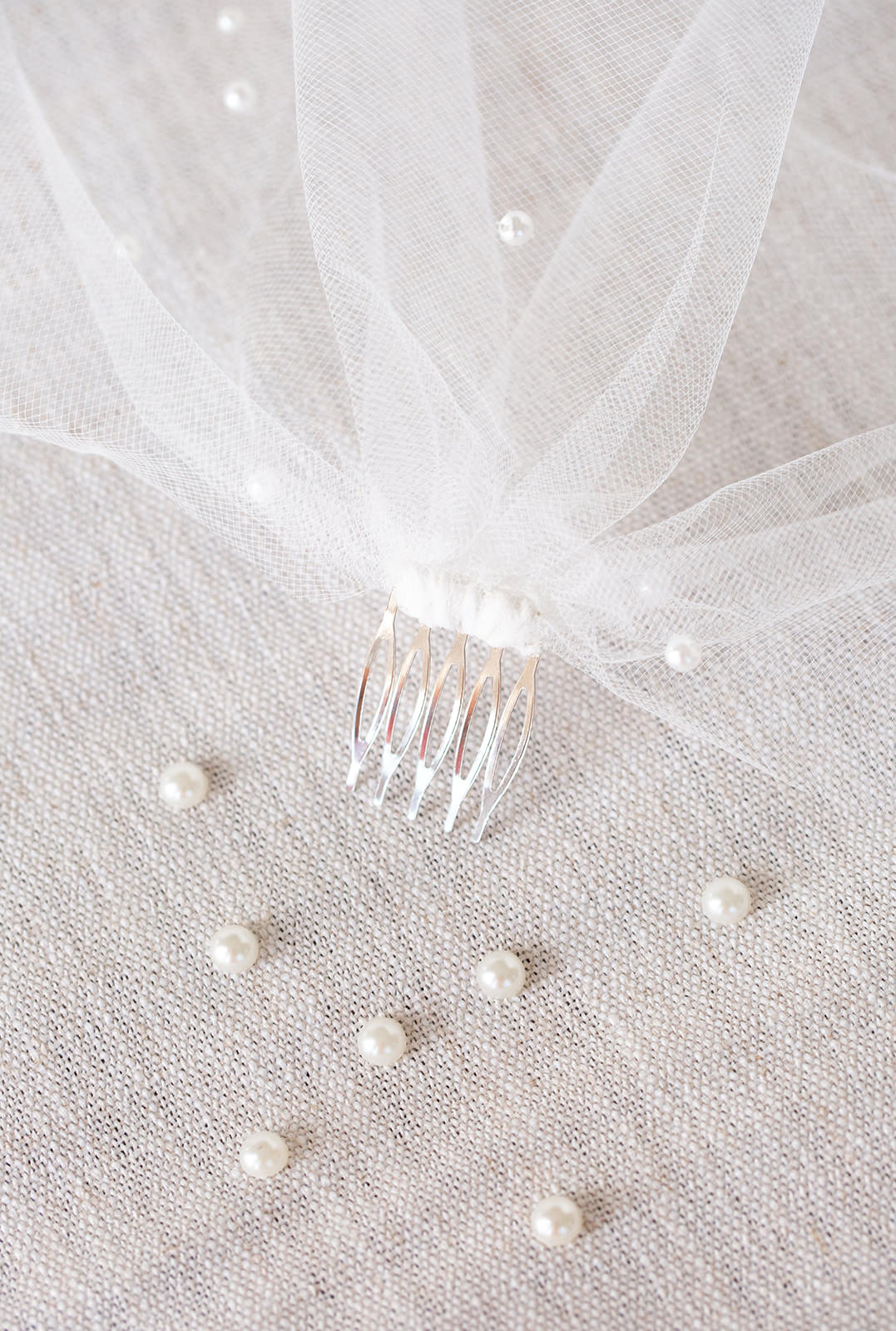 One Blushing Bride Short Birdcage Bridal Veil with Crystals, Chin Length with Comb White / with Scattered Crystals